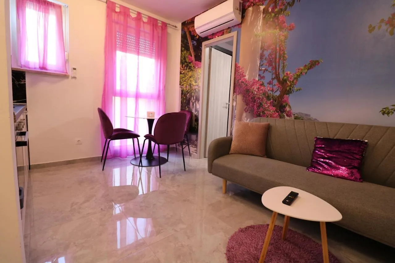 Klaudia Apartman Póla 0*,