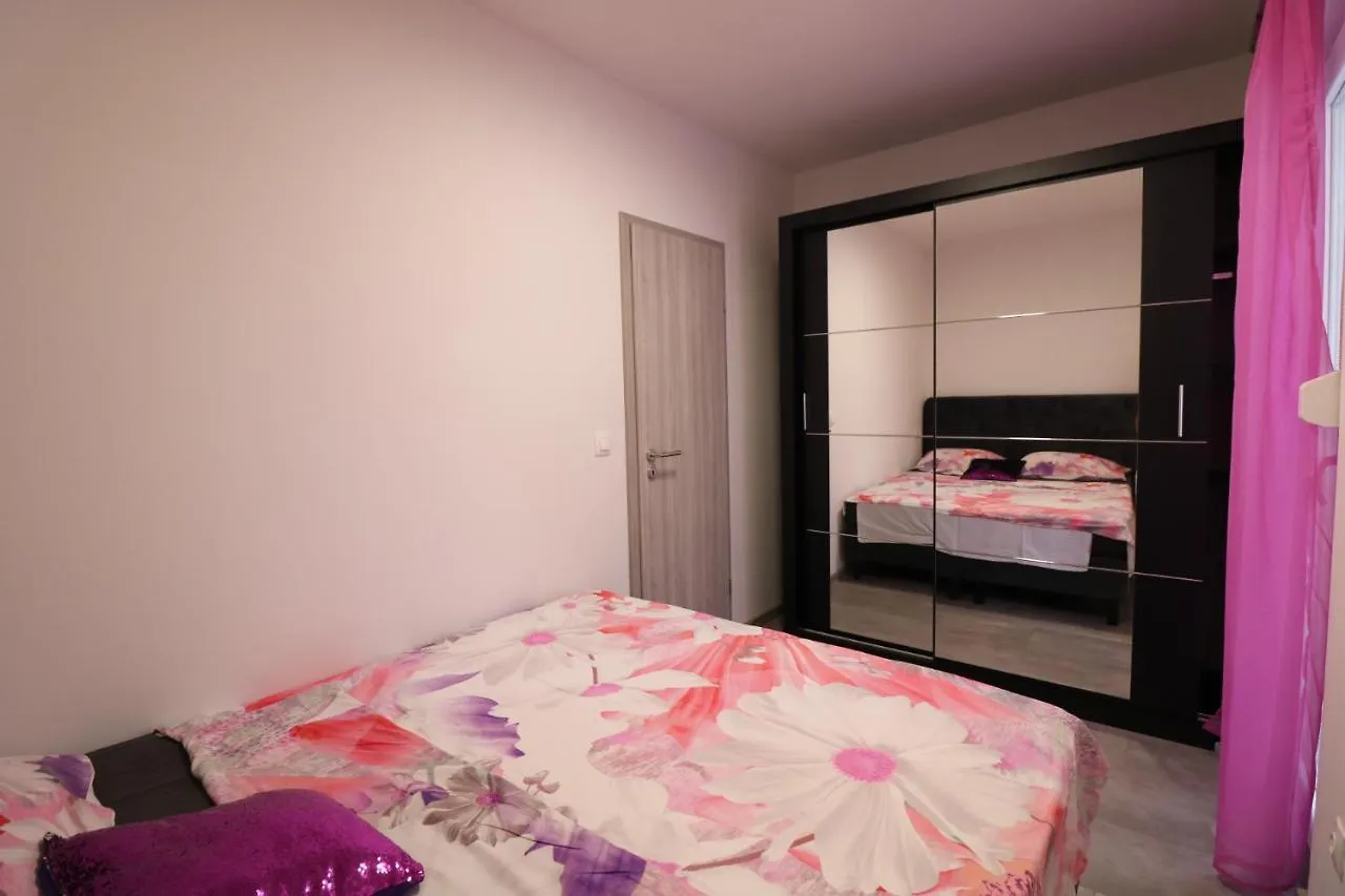 Klaudia Apartman Póla Horvátország