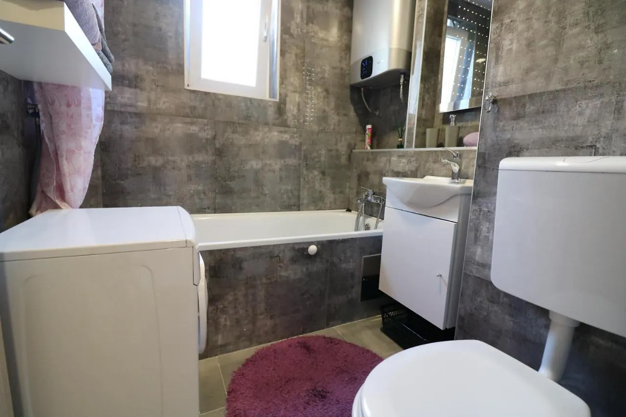 Klaudia Apartman Póla